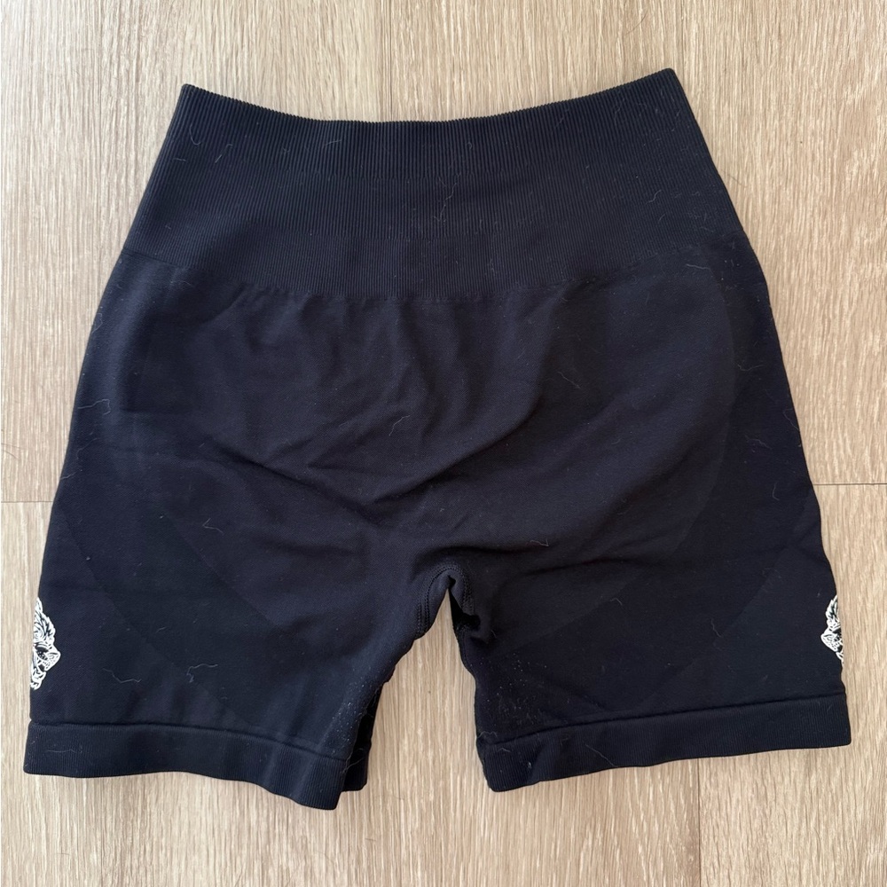 Darc Sport - She Wolves Seamless Everson Shorts in Black